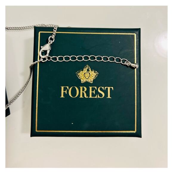 BRAND NEW Dried pressed flowers necklace, with box - Picture 4 of 4